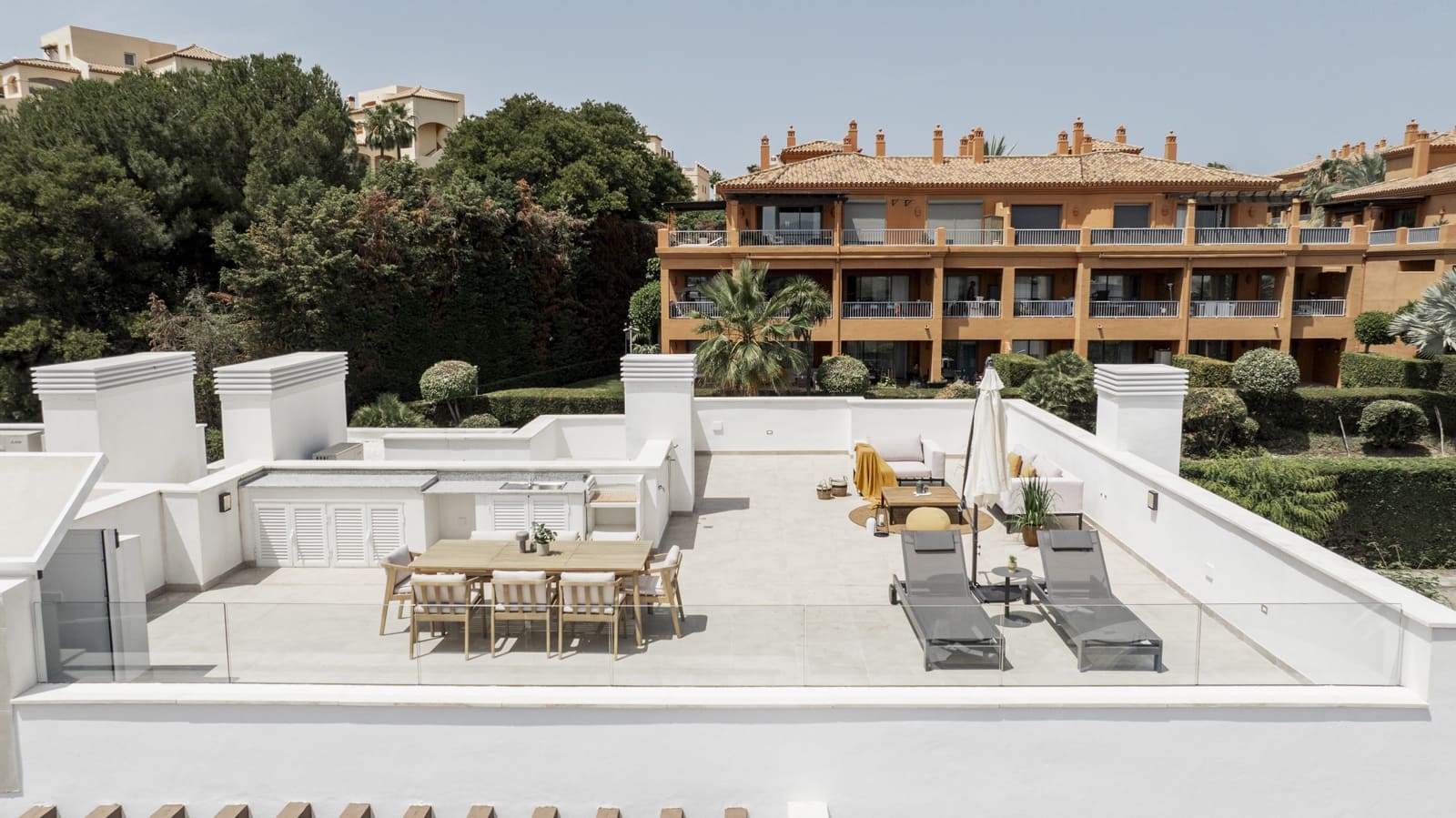 3 chambre Penthouse à vendre à Estepona avec piscine garage - 895 000 € (Ref: 10044646)