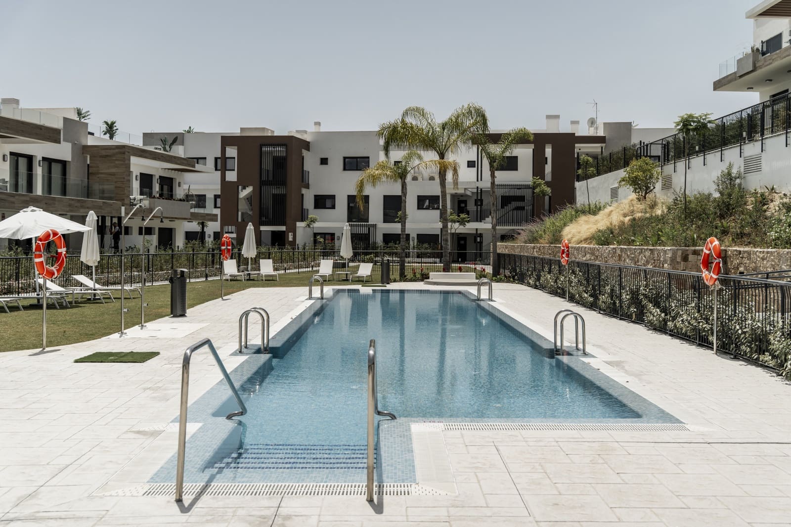 3 chambre Penthouse à vendre à Estepona avec piscine garage - 895 000 € (Ref: 10044646)