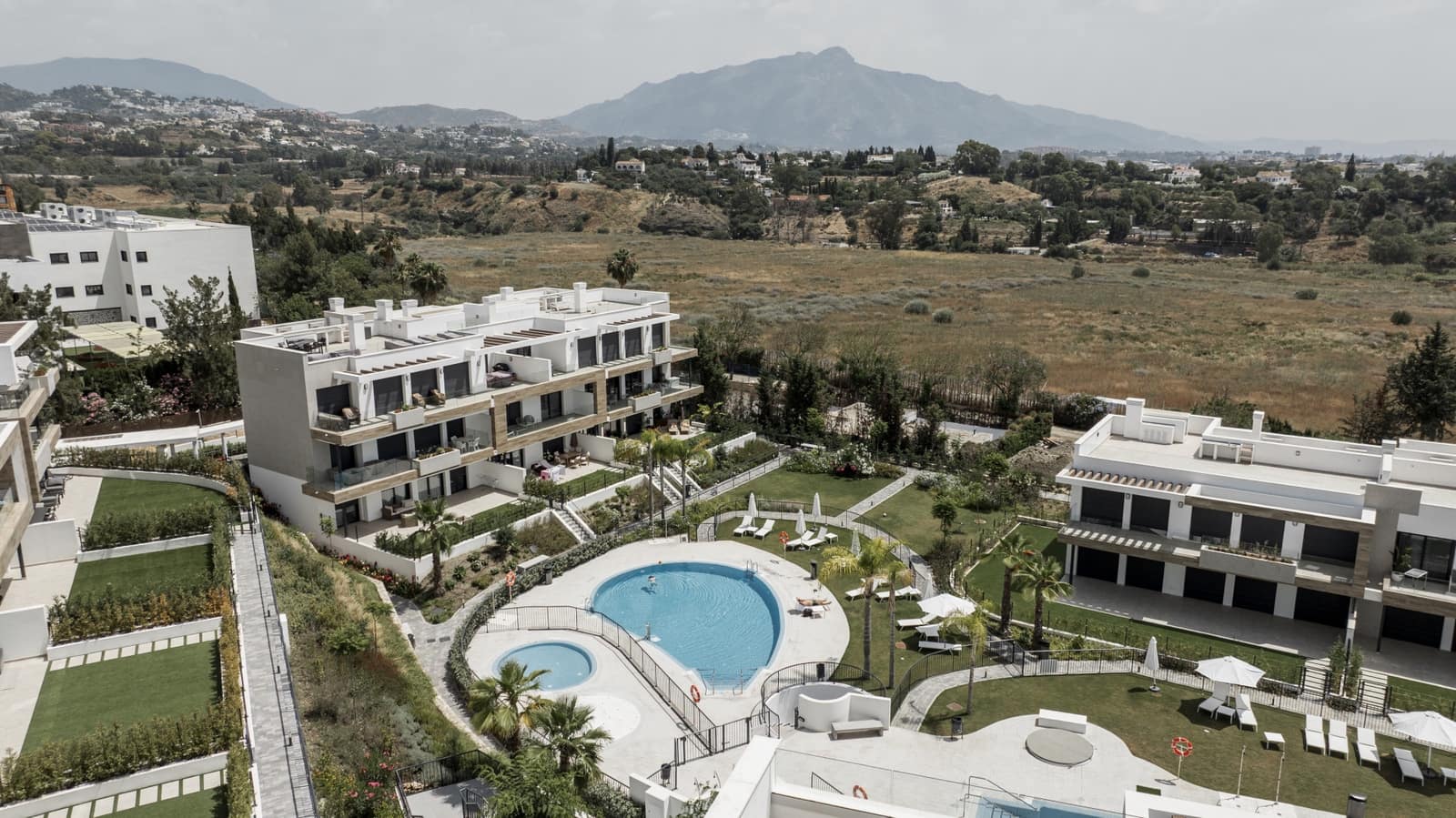 3 chambre Penthouse à vendre à Estepona avec piscine garage - 895 000 € (Ref: 10044646)