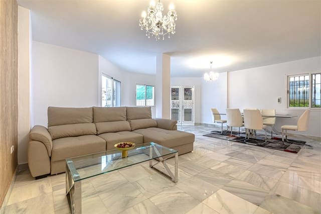 2 sovrum Hus till salu i La Dama de Noche - La Alzambra, Marbella - 599 000 € (Ref: 10044648)