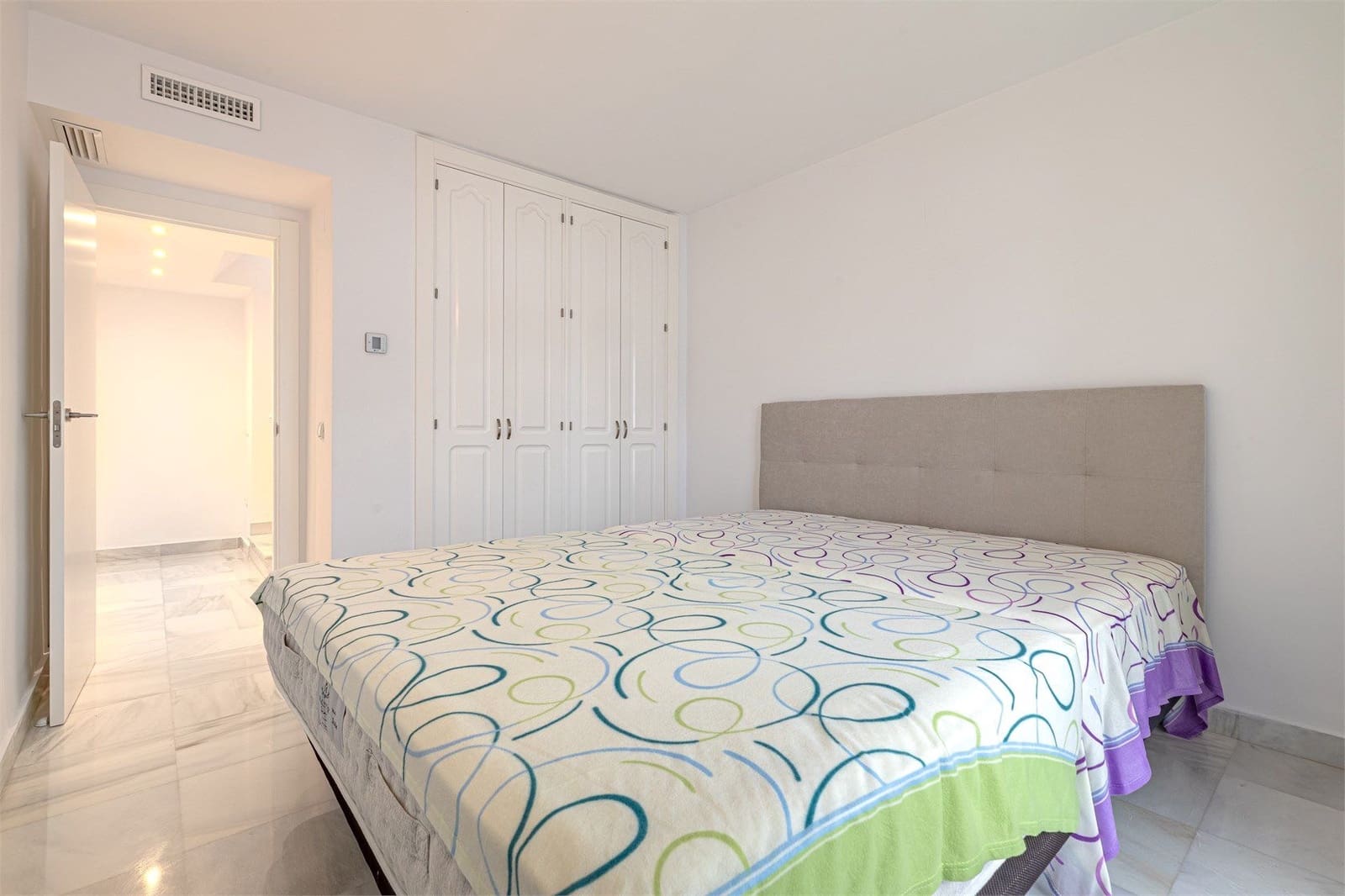 2 sovrum Hus till salu i Marbella med pool garage - 599 000 € (Ref: 10044648)