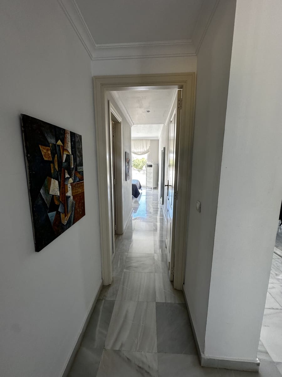 2 makuuhuone Huoneisto myytävänä paikassa Nueva Andalucia mukana uima-altaan - 460 000 € (Ref: 10044649)