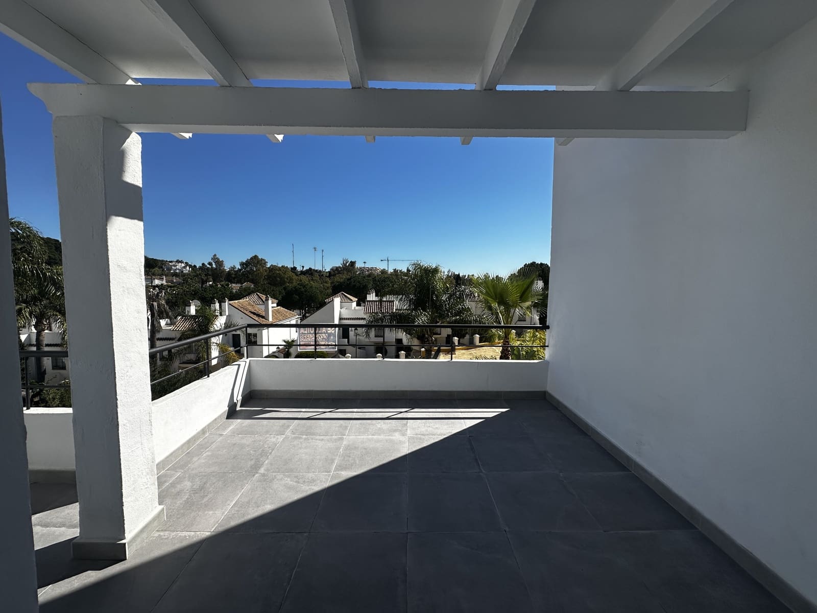 2 makuuhuone Huoneisto myytävänä paikassa Nueva Andalucia mukana uima-altaan - 460 000 € (Ref: 10044649)