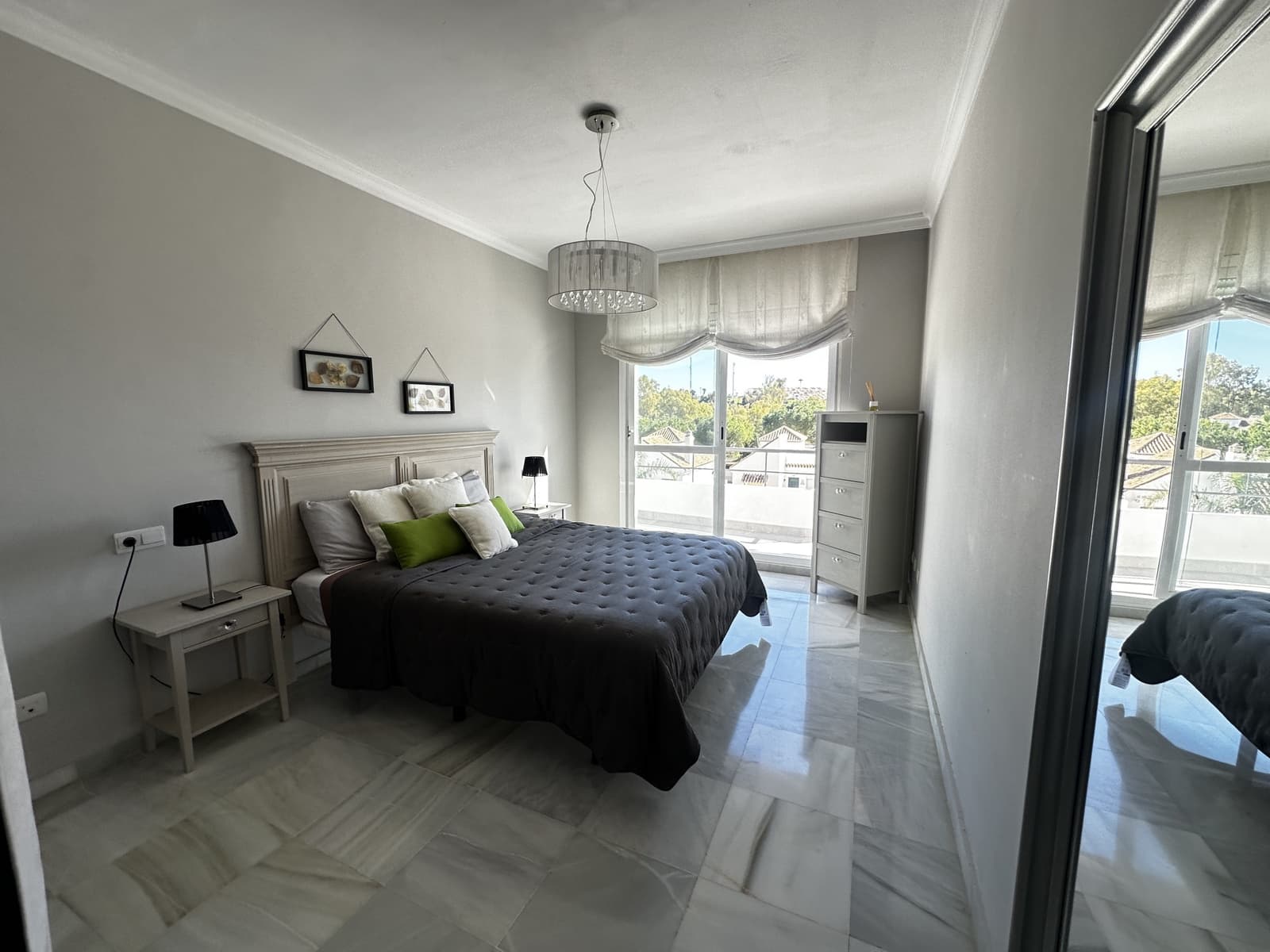 2 makuuhuone Huoneisto myytävänä paikassa Nueva Andalucia mukana uima-altaan - 460 000 € (Ref: 10044649)