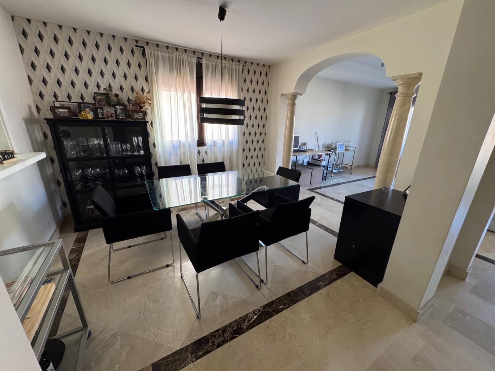 4 makuuhuone Omakotitalo myytävänä paikassa Estepona mukana uima-altaan 
autotalli - 665 000 € (Ref: 10044651)