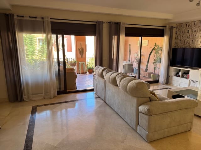 4 makuuhuone Omakotitalo myytävänä paikassa Valle Romano Golf, Estepona mukana uima-altaan 
autotalli - 665 000 € (Ref: 10044651)