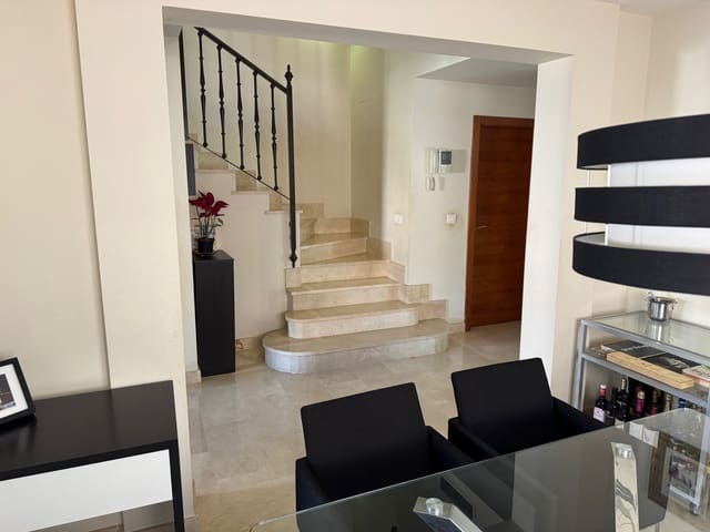 4 makuuhuone Omakotitalo myytävänä paikassa Valle Romano Golf, Estepona mukana uima-altaan 
autotalli - 665 000 € (Ref: 10044651)