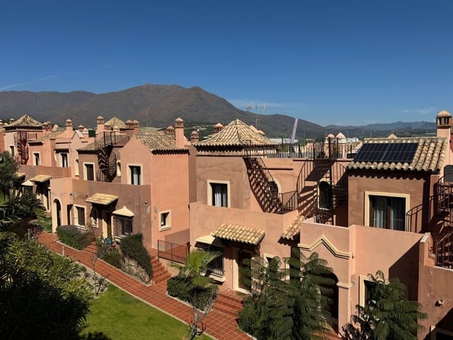 4 makuuhuone Omakotitalo myytävänä paikassa Valle Romano Golf, Estepona mukana uima-altaan 
autotalli - 665 000 € (Ref: 10044651)