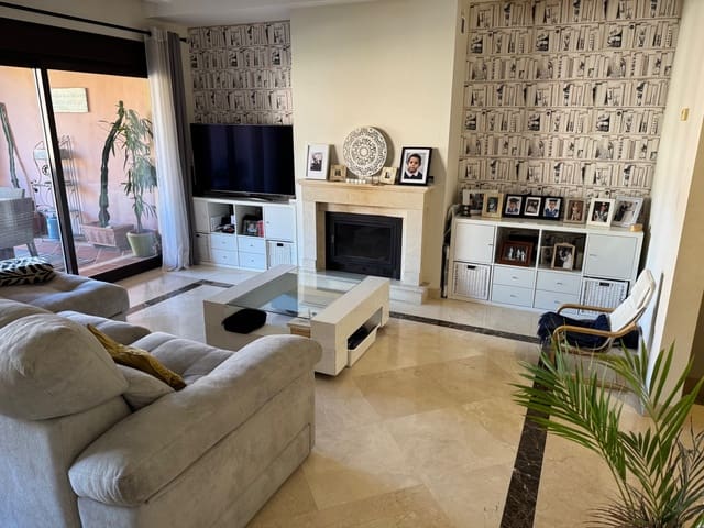 4 makuuhuone Omakotitalo myytävänä paikassa Valle Romano Golf, Estepona mukana uima-altaan 
autotalli - 665 000 € (Ref: 10044651)