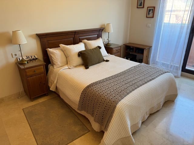 4 makuuhuone Omakotitalo myytävänä paikassa Valle Romano Golf, Estepona mukana uima-altaan 
autotalli - 665 000 € (Ref: 10044651)