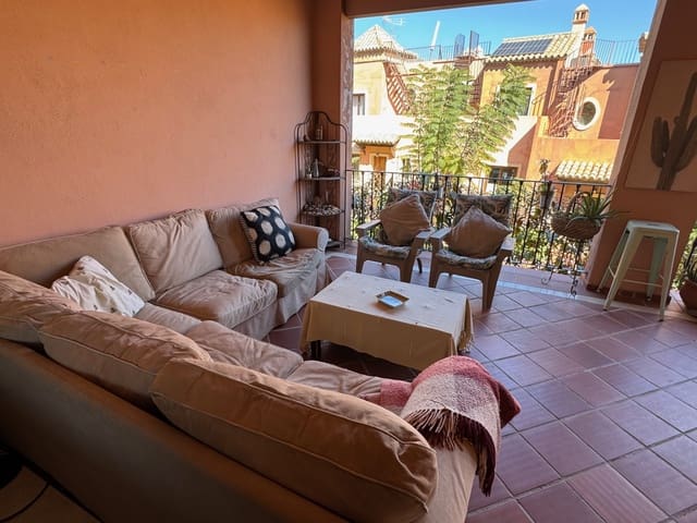 4 makuuhuone Omakotitalo myytävänä paikassa Valle Romano Golf, Estepona mukana uima-altaan 
autotalli - 665 000 € (Ref: 10044651)