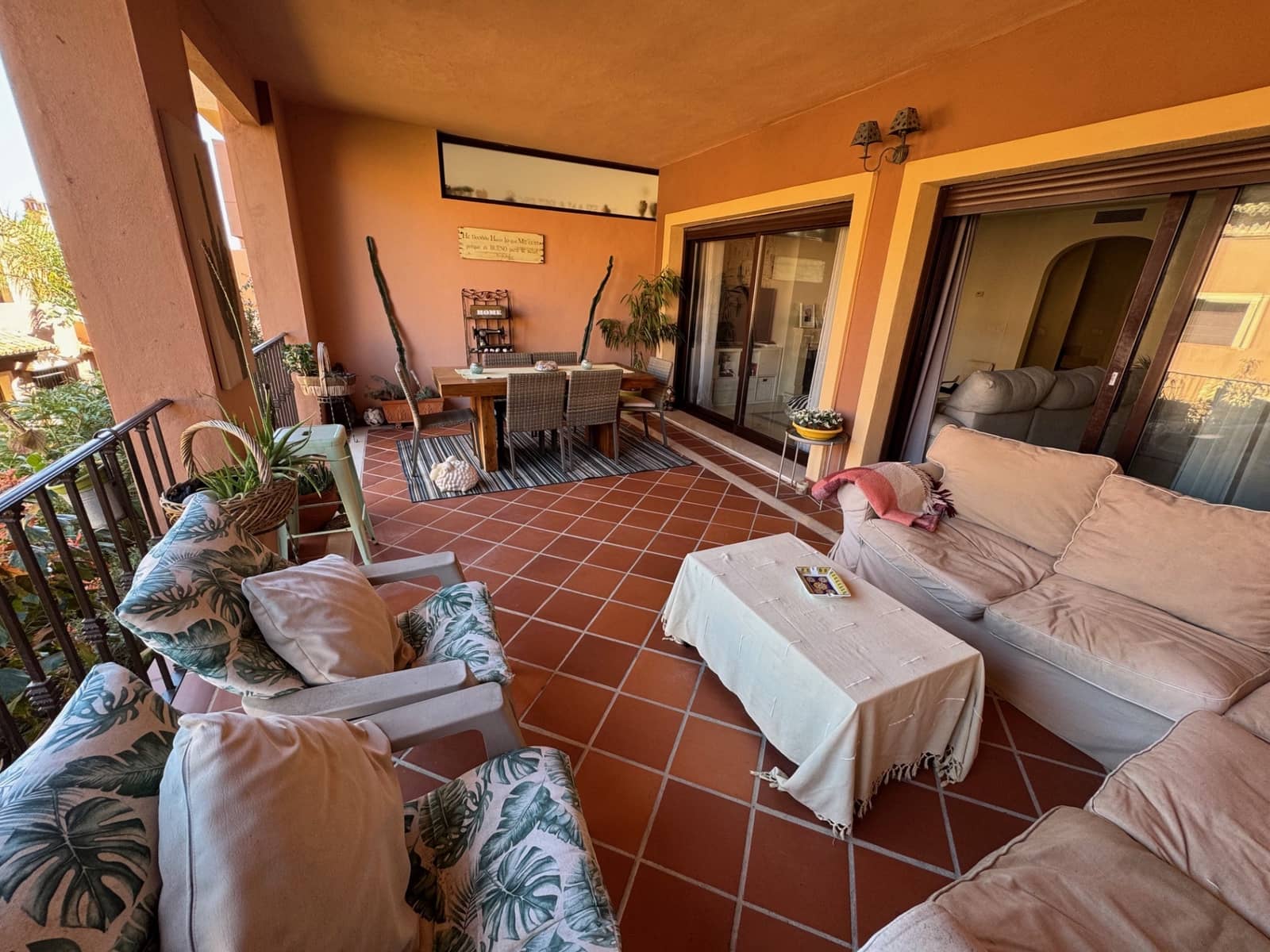 4 makuuhuone Omakotitalo myytävänä paikassa Estepona mukana uima-altaan 
autotalli - 665 000 € (Ref: 10044651)