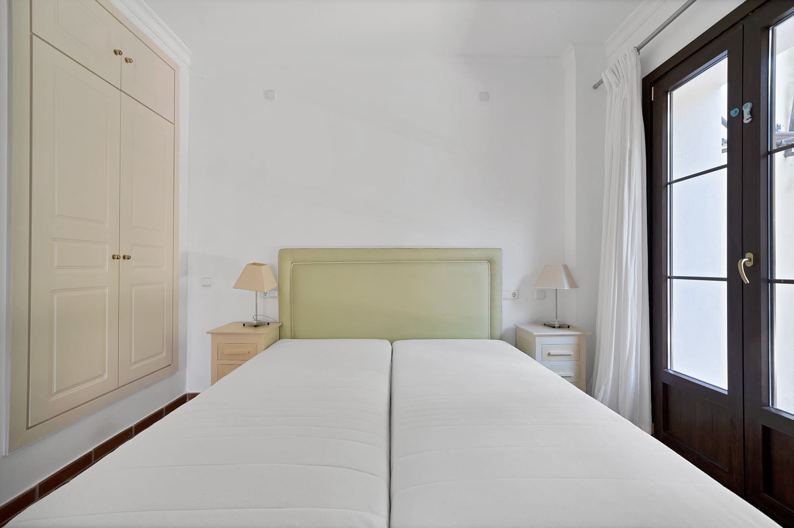 3 chambre Maison de Ville à vendre à Benahavis avec piscine garage - 595 000 € (Ref: 10044653)