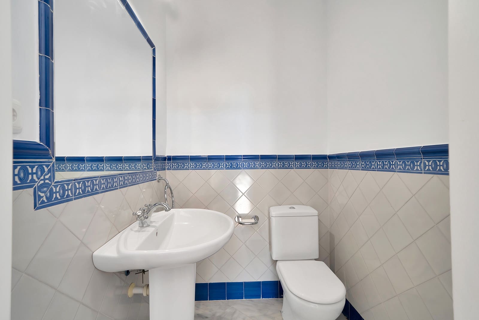 3 chambre Maison de Ville à vendre à Benahavis avec piscine garage - 595 000 € (Ref: 10044653)