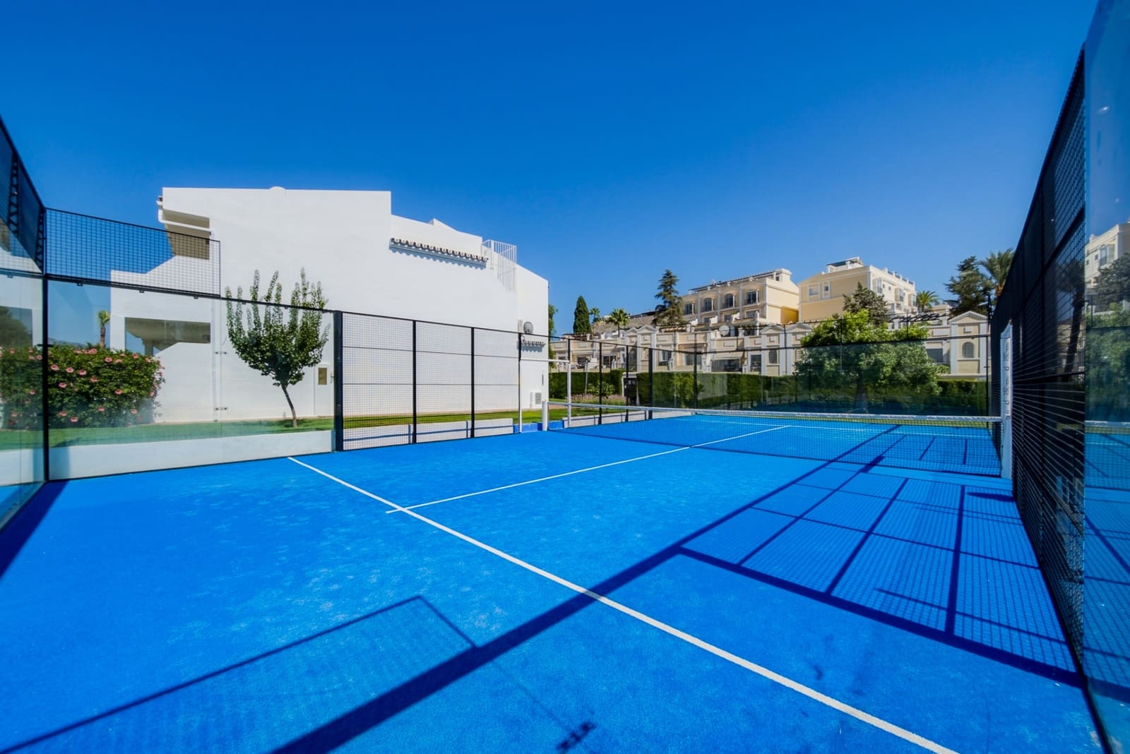 2 sypialnia Penthouse na sprzedaż w Marbella z basenem garażem - 945 000 € (Ref: 10044656)