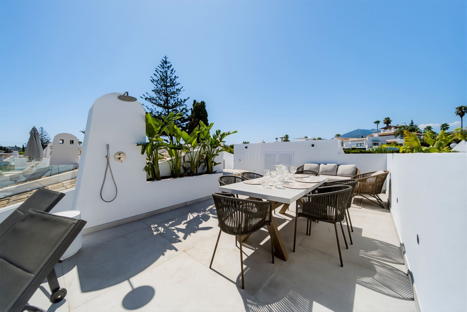 2 sypialnia Penthouse na sprzedaż w Marbella z basenem garażem - 945 000 € (Ref: 10044656)
