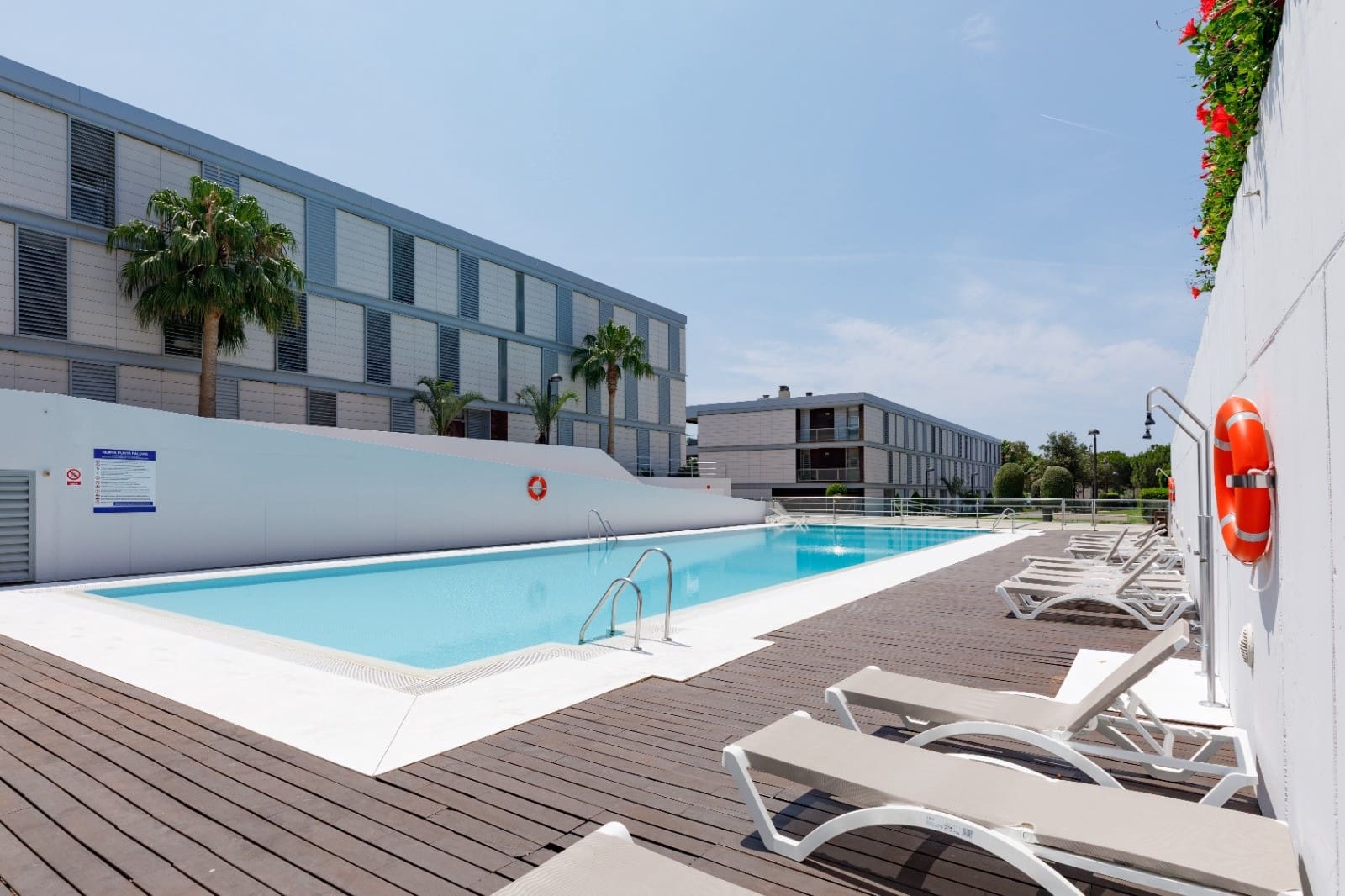 2 sypialnia Penthouse na sprzedaż w Manilva z basenem garażem - 420 000 € (Ref: 10044658)