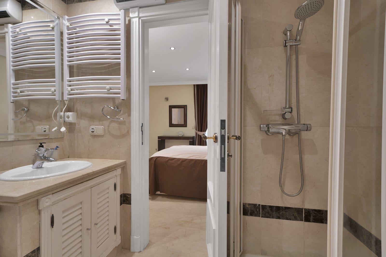 2 slaapkamer Appartement te koop in Estepona met zwembad garage - € 625.000 (Ref: 10044659)