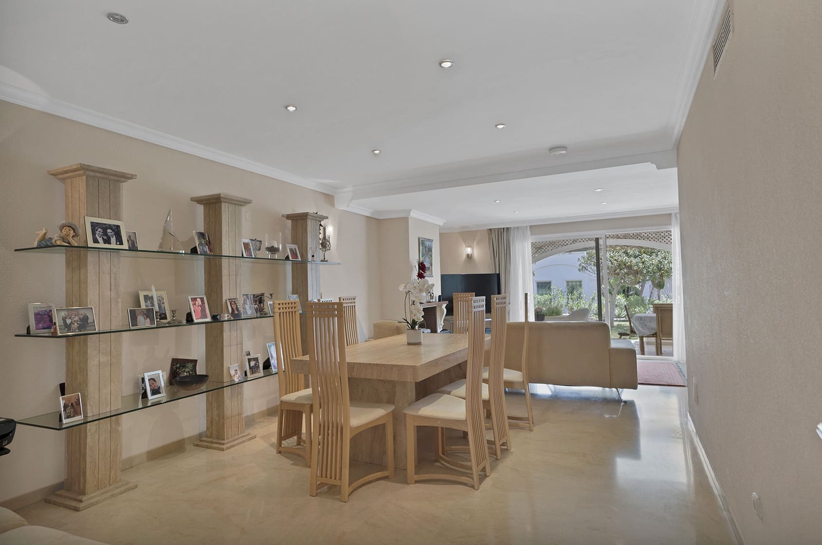 2 slaapkamer Appartement te koop in Estepona met zwembad garage - € 625.000 (Ref: 10044659)