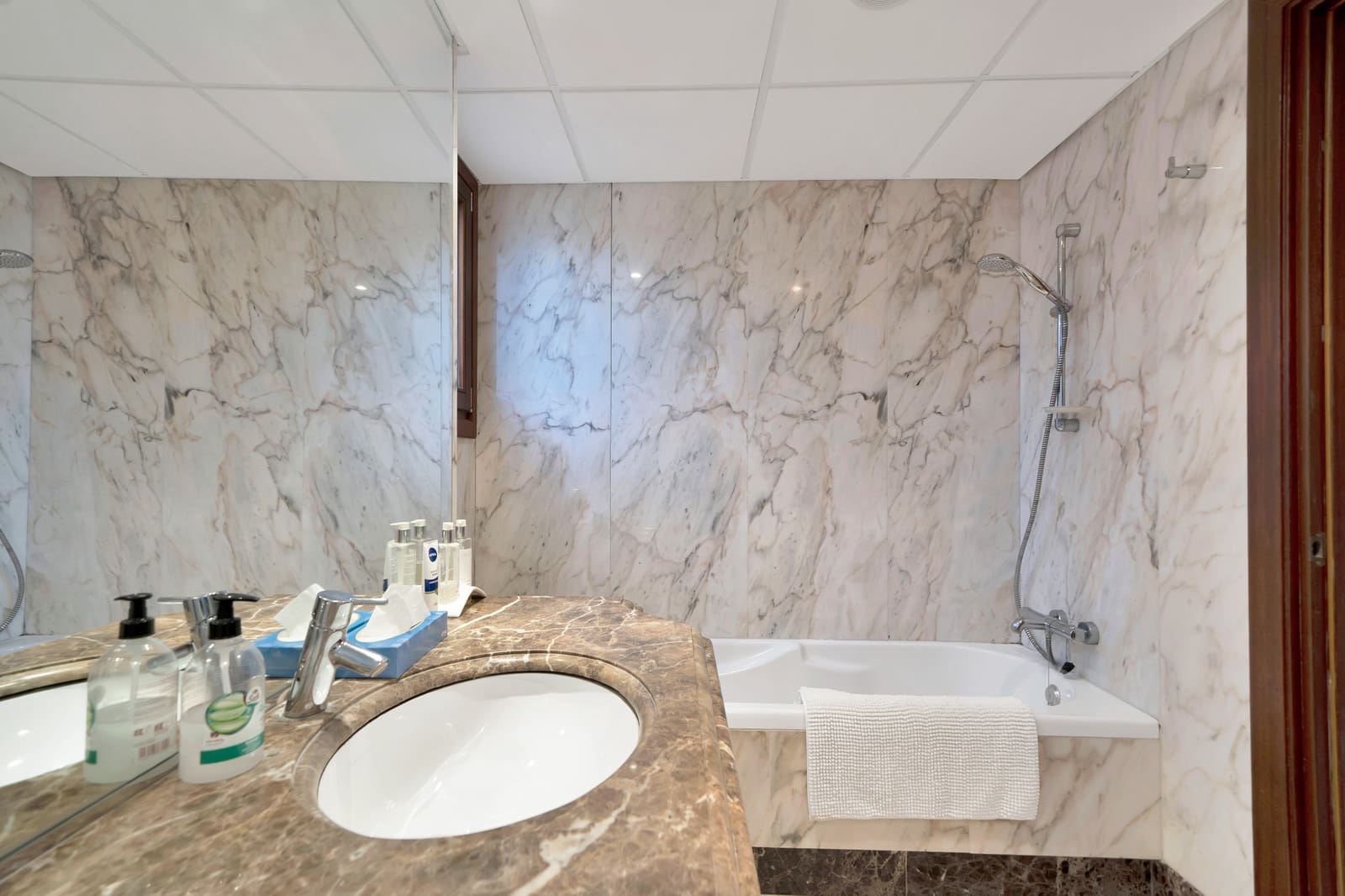 2 camera da letto Appartamento in vendita in New Golden Mile con piscina garage - 799.500 € (Rif: 10044661)