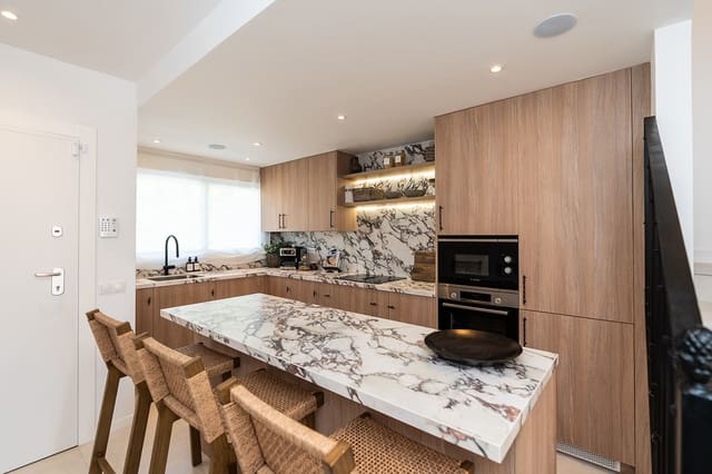 4 quarto Casa em Banda para venda em Aloha Golf, Marbella com piscina garagem - 895 000 € (Ref: 10044663)