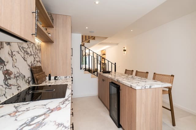 4 quarto Casa em Banda para venda em Aloha Golf, Marbella com piscina garagem - 895 000 € (Ref: 10044663)