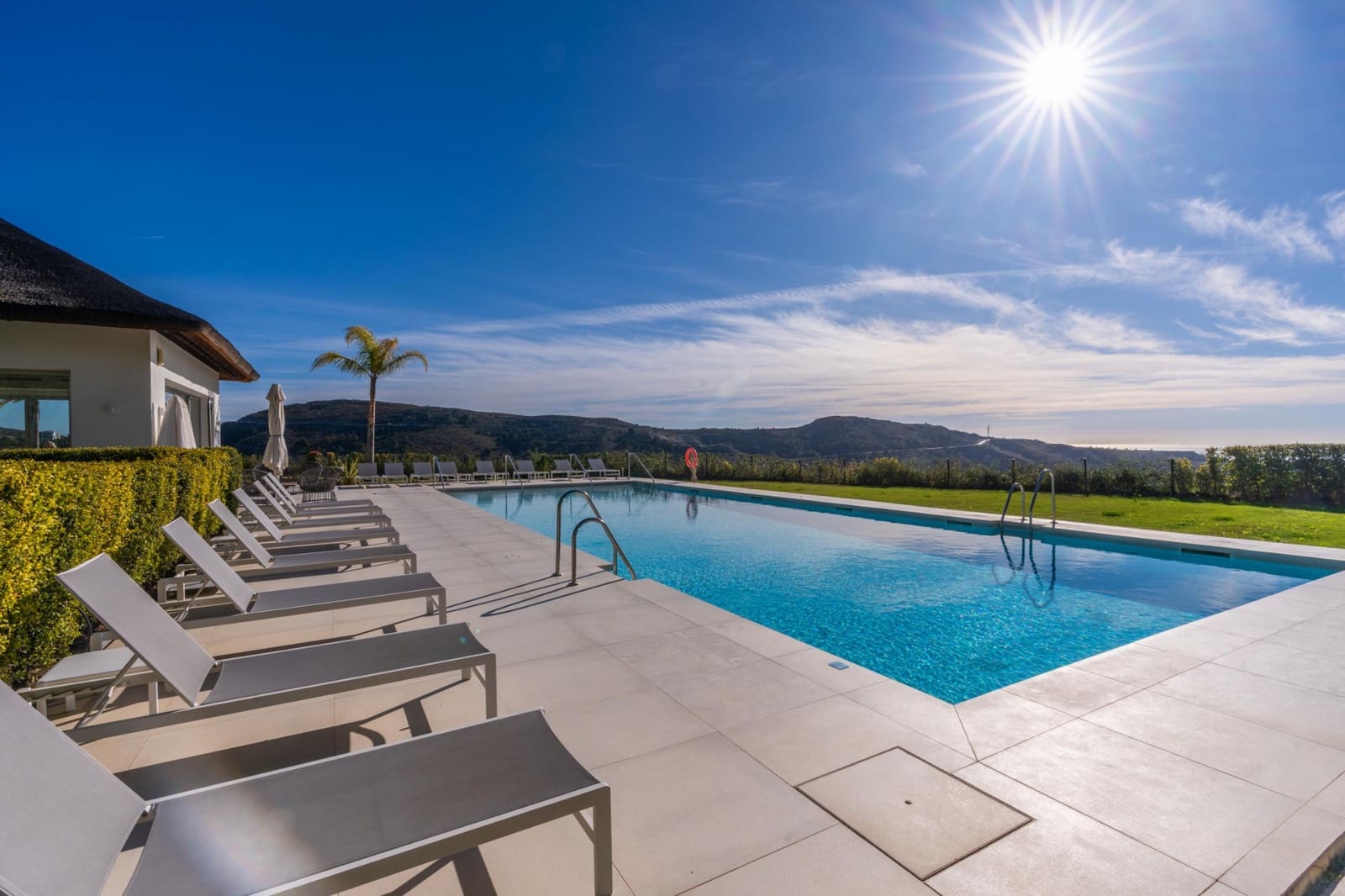 3 bedroom Apartment for sale in Benahavis with pool garage - € 895,000 (Ref: 10044664)