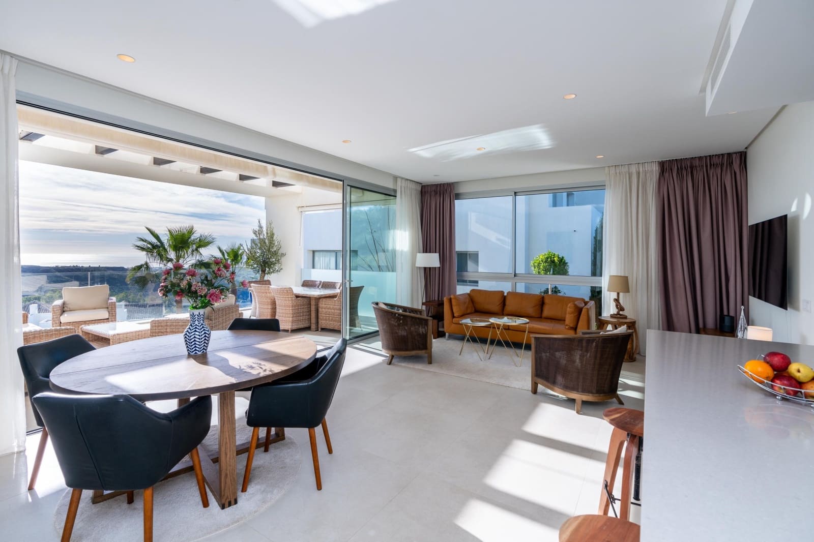 3 bedroom Apartment for sale in Benahavis with pool garage - € 895,000 (Ref: 10044664)