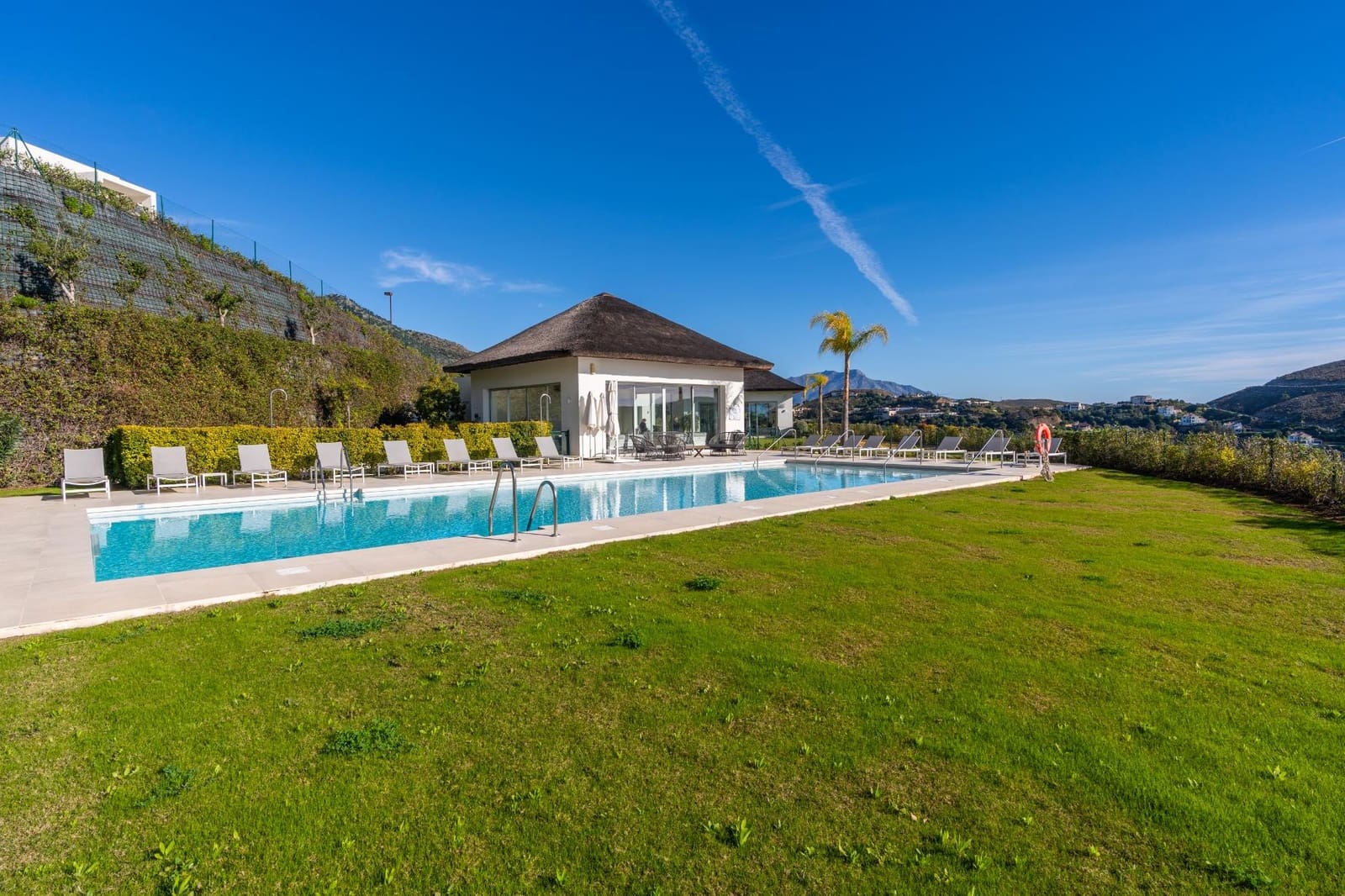 3 bedroom Apartment for sale in Benahavis with pool garage - € 895,000 (Ref: 10044664)