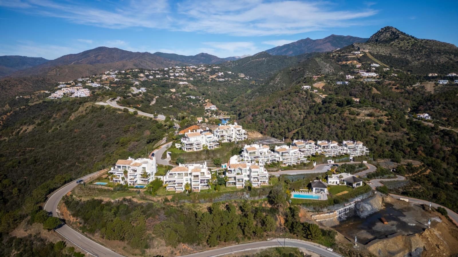 3 bedroom Apartment for sale in Benahavis with pool garage - € 895,000 (Ref: 10044664)