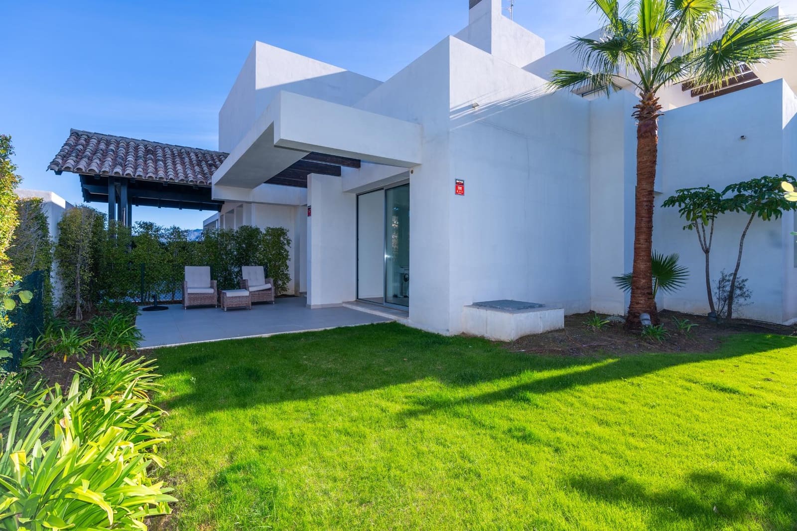 3 bedroom Apartment for sale in Benahavis with pool garage - € 895,000 (Ref: 10044664)
