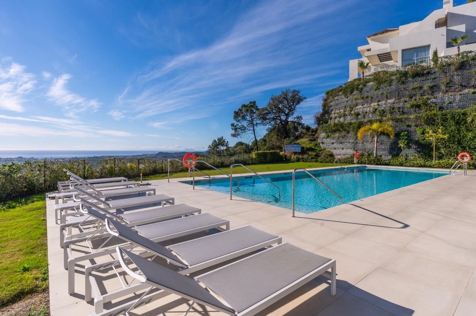 3 bedroom Apartment for sale in Benahavis with pool garage - € 895,000 (Ref: 10044664)