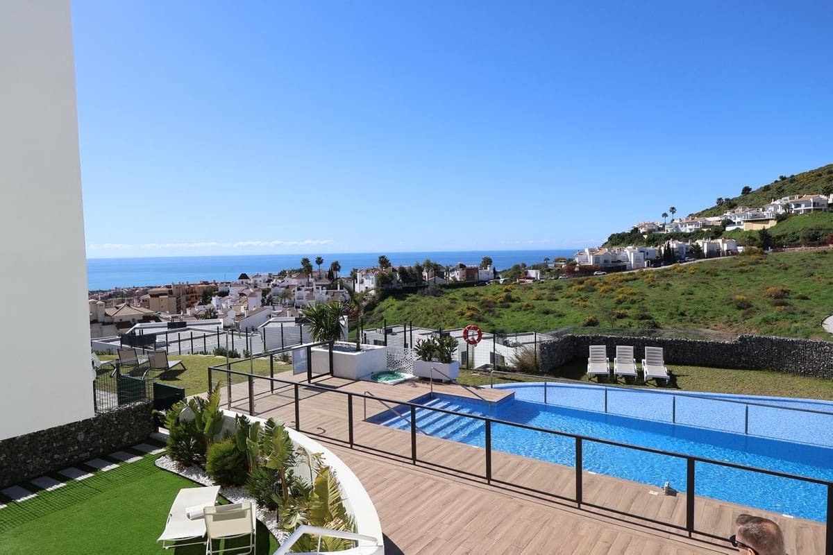 3 sypialnia Dom blizniak na sprzedaż w Mijas Costa z basenem garażem - 790 000 € (Ref: 10044669)