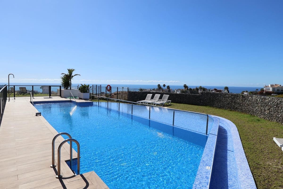 3 sypialnia Dom blizniak na sprzedaż w Mijas Costa z basenem garażem - 790 000 € (Ref: 10044669)