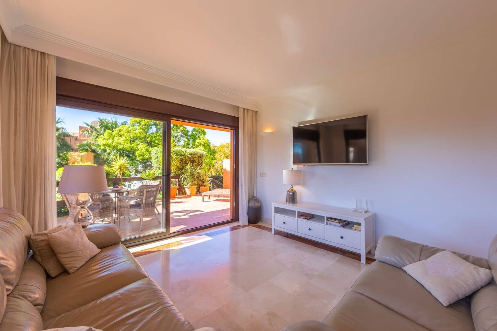 Apartamento de 2 habitaciones en El Padrón en venta con piscina garaje - 389.000 € (Ref: 10044680)