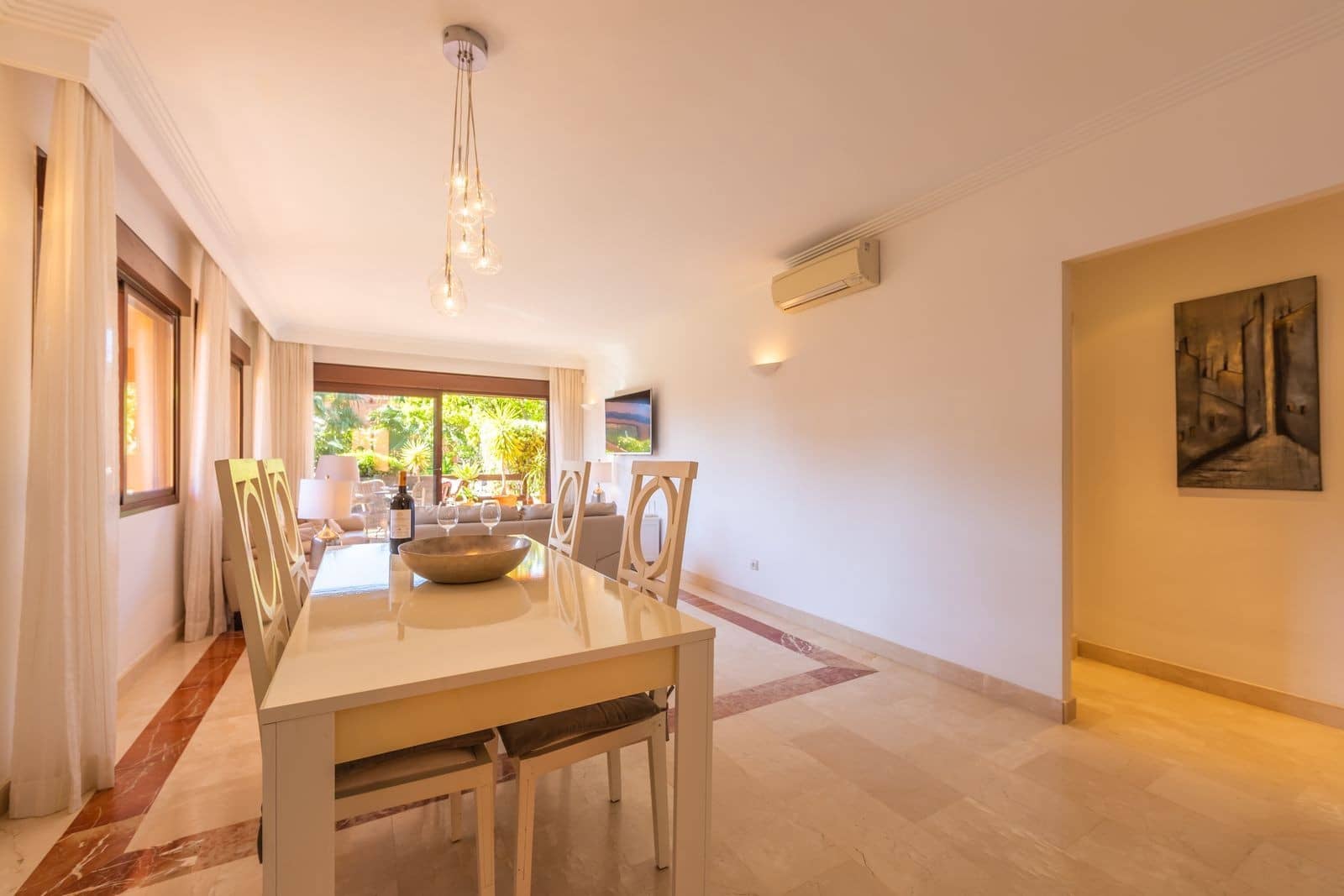 Apartamento de 2 habitaciones en El Padrón en venta con piscina garaje - 389.000 € (Ref: 10044680)