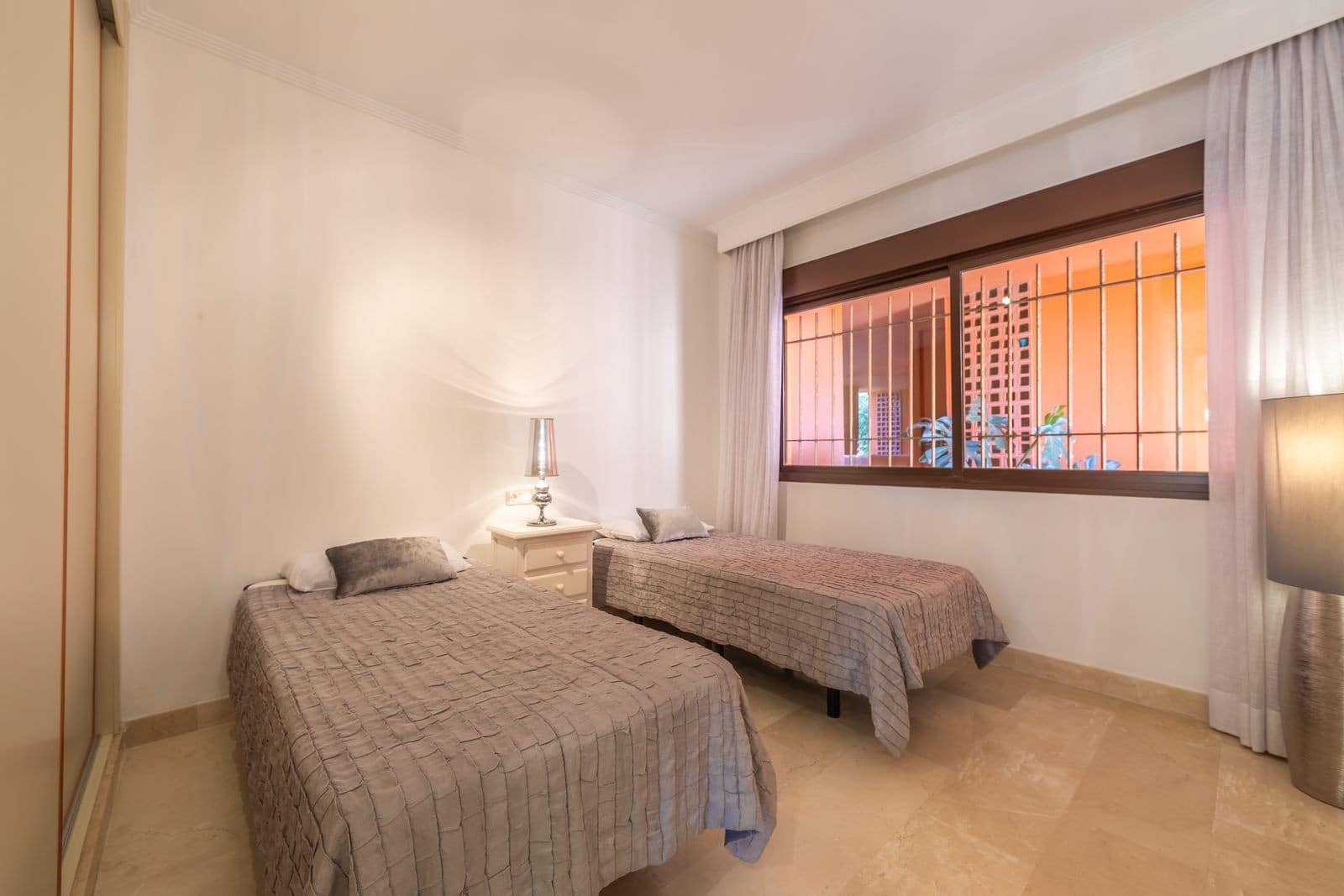 Apartamento de 2 habitaciones en El Padrón en venta con piscina garaje - 389.000 € (Ref: 10044680)