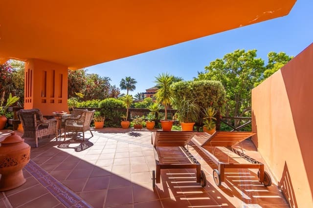 Apartamento de 2 habitaciones en El Padrón, Estepona en venta con piscina garaje - 389.000 € (Ref: 10044680)