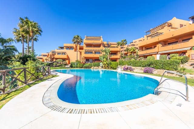 Apartamento de 2 habitaciones en El Padrón, Estepona en venta con piscina garaje - 389.000 € (Ref: 10044680)