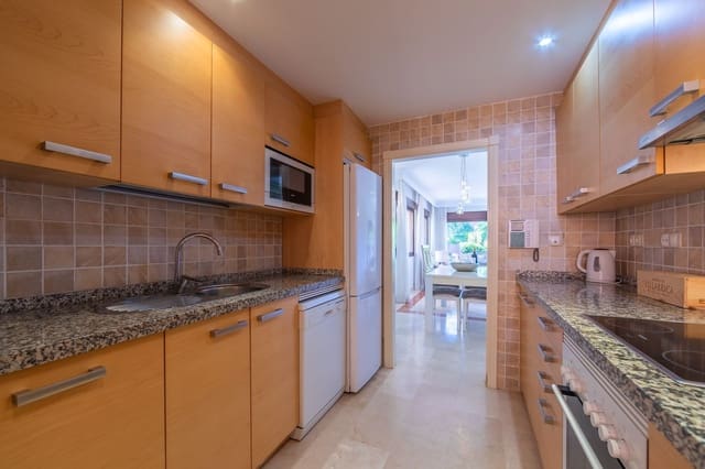 Apartamento de 2 habitaciones en El Padrón, Estepona en venta con piscina garaje - 389.000 € (Ref: 10044680)