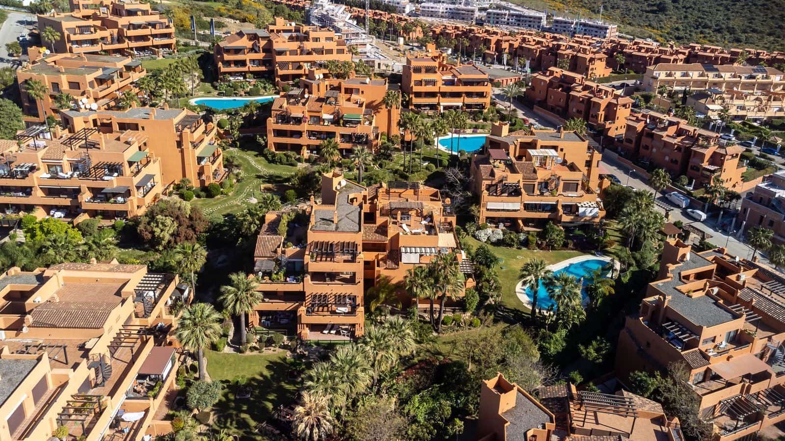 Apartamento de 2 habitaciones en El Padrón en venta con piscina garaje - 389.000 € (Ref: 10044680)