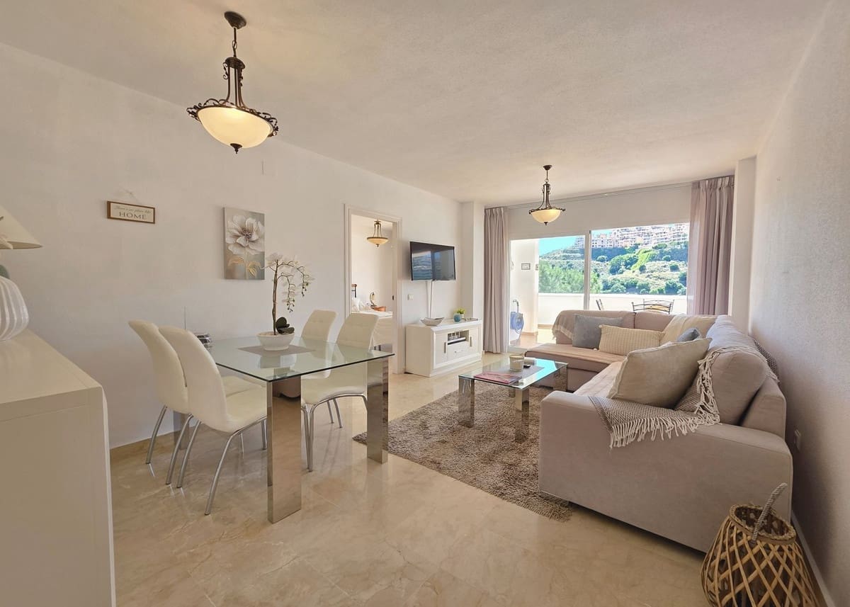 2 bedroom Apartment for sale in Calahonda with pool garage - € 345,000 (Ref: 10044683)