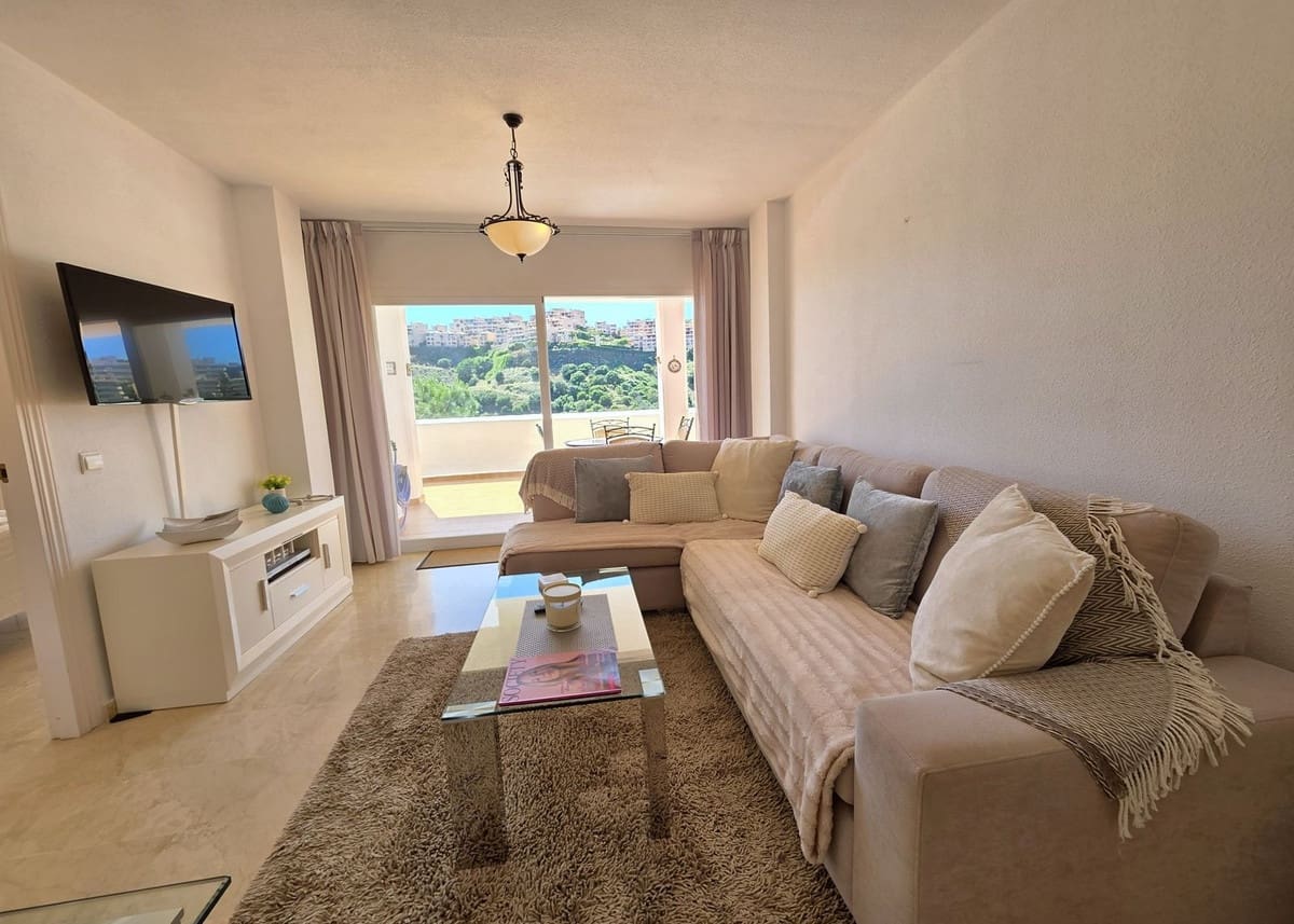 2 bedroom Apartment for sale in Calahonda with pool garage - € 345,000 (Ref: 10044683)