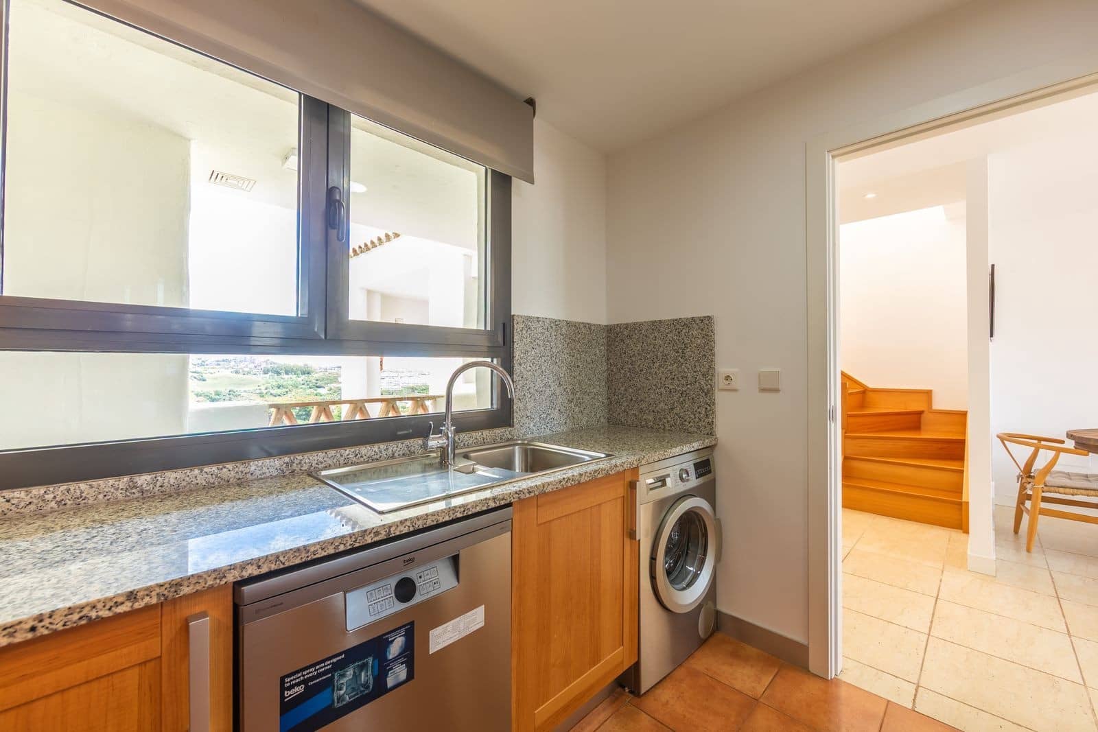 2 soverom Penthouse til salgs i Estepona med svømmebasseng garasje - € 480 000 (Ref: 10044684)