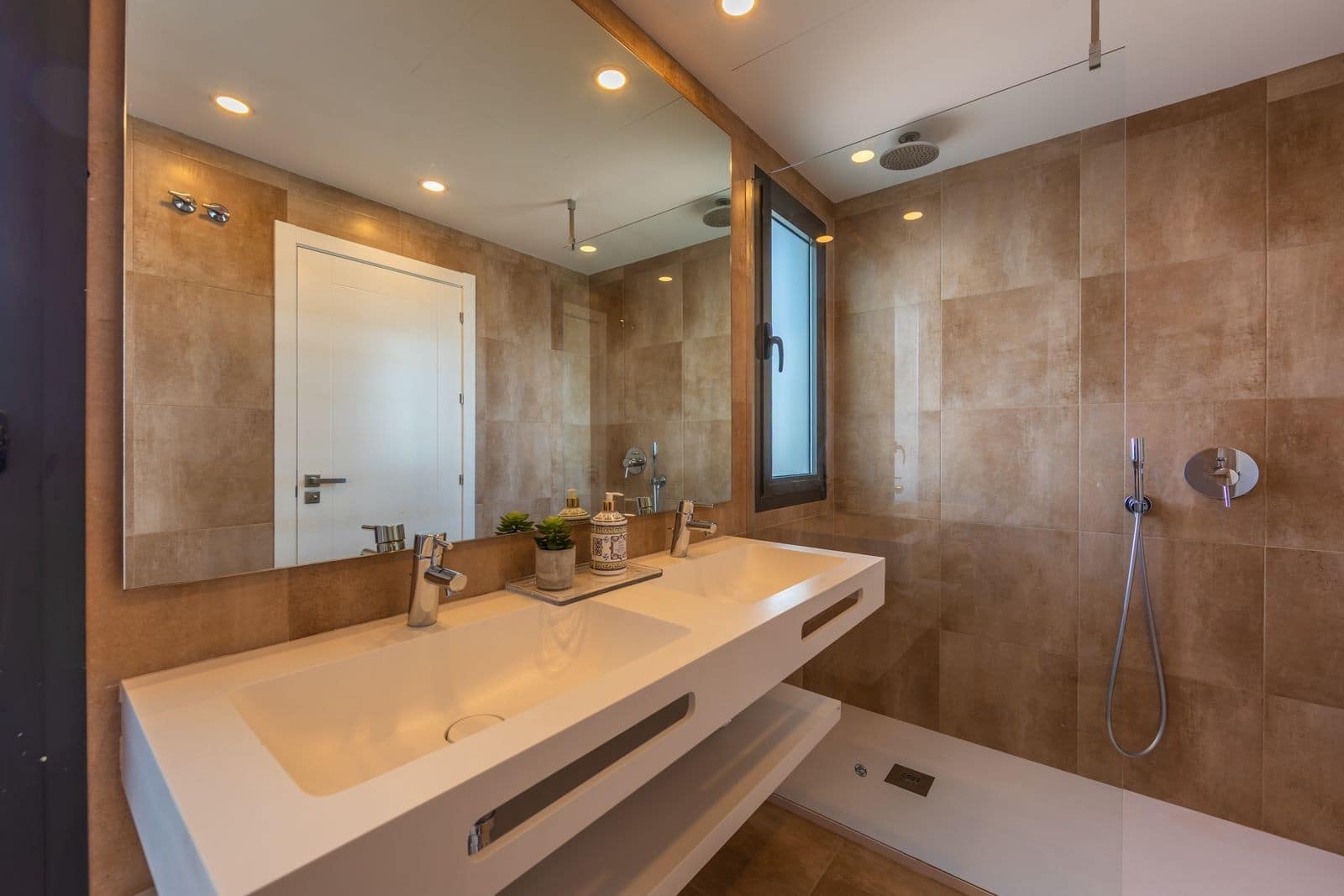 2 soverom Penthouse til salgs i Estepona med svømmebasseng garasje - € 480 000 (Ref: 10044684)