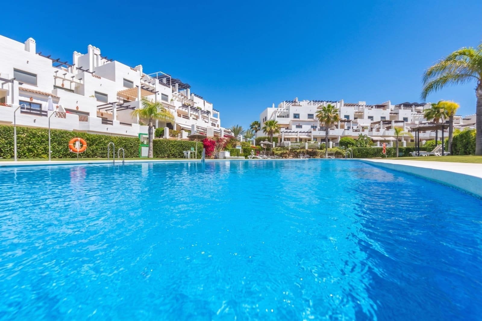 2 soverom Penthouse til salgs i Estepona med svømmebasseng garasje - € 480 000 (Ref: 10044684)