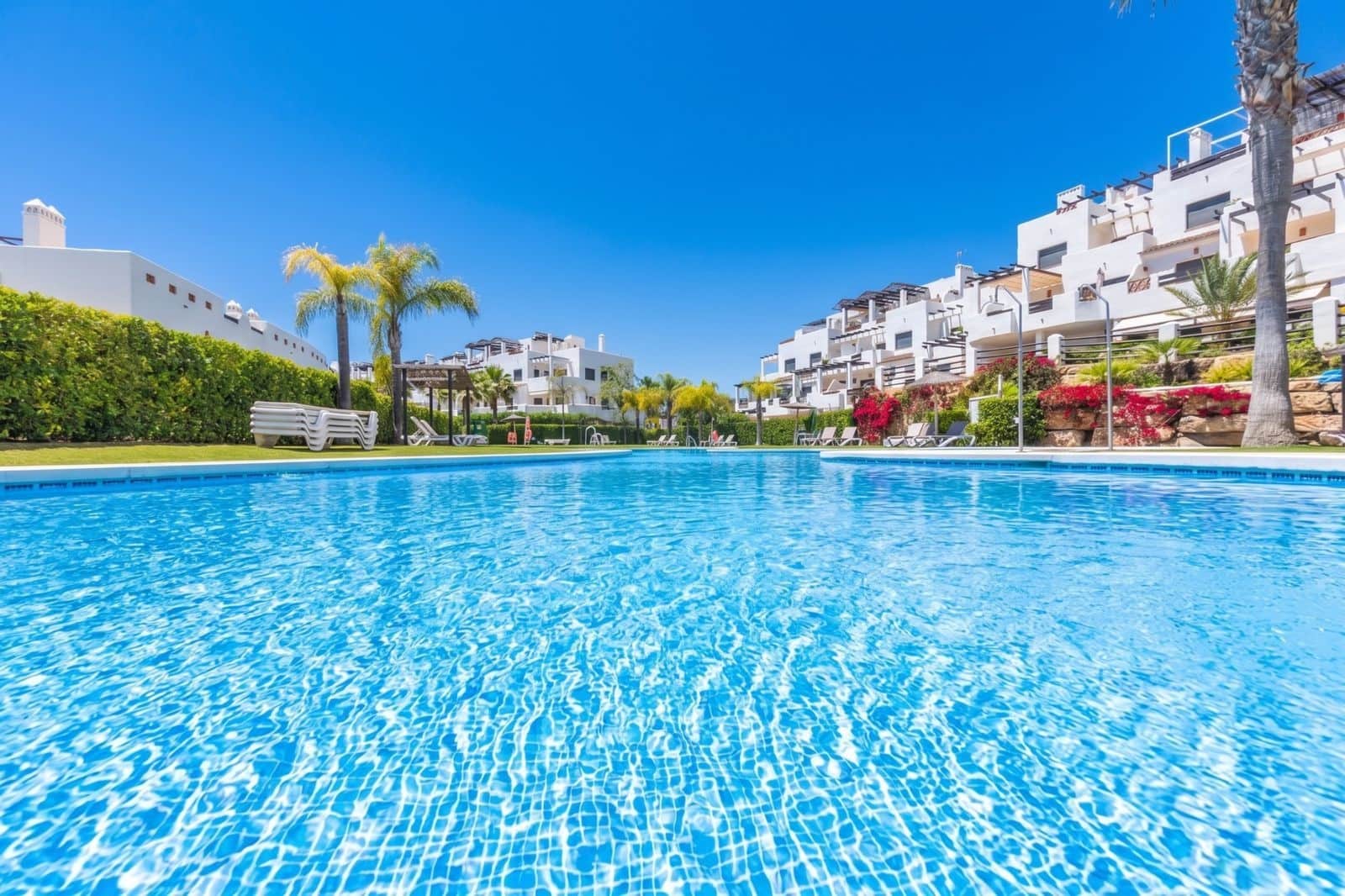2 soverom Penthouse til salgs i Estepona med svømmebasseng garasje - € 480 000 (Ref: 10044684)