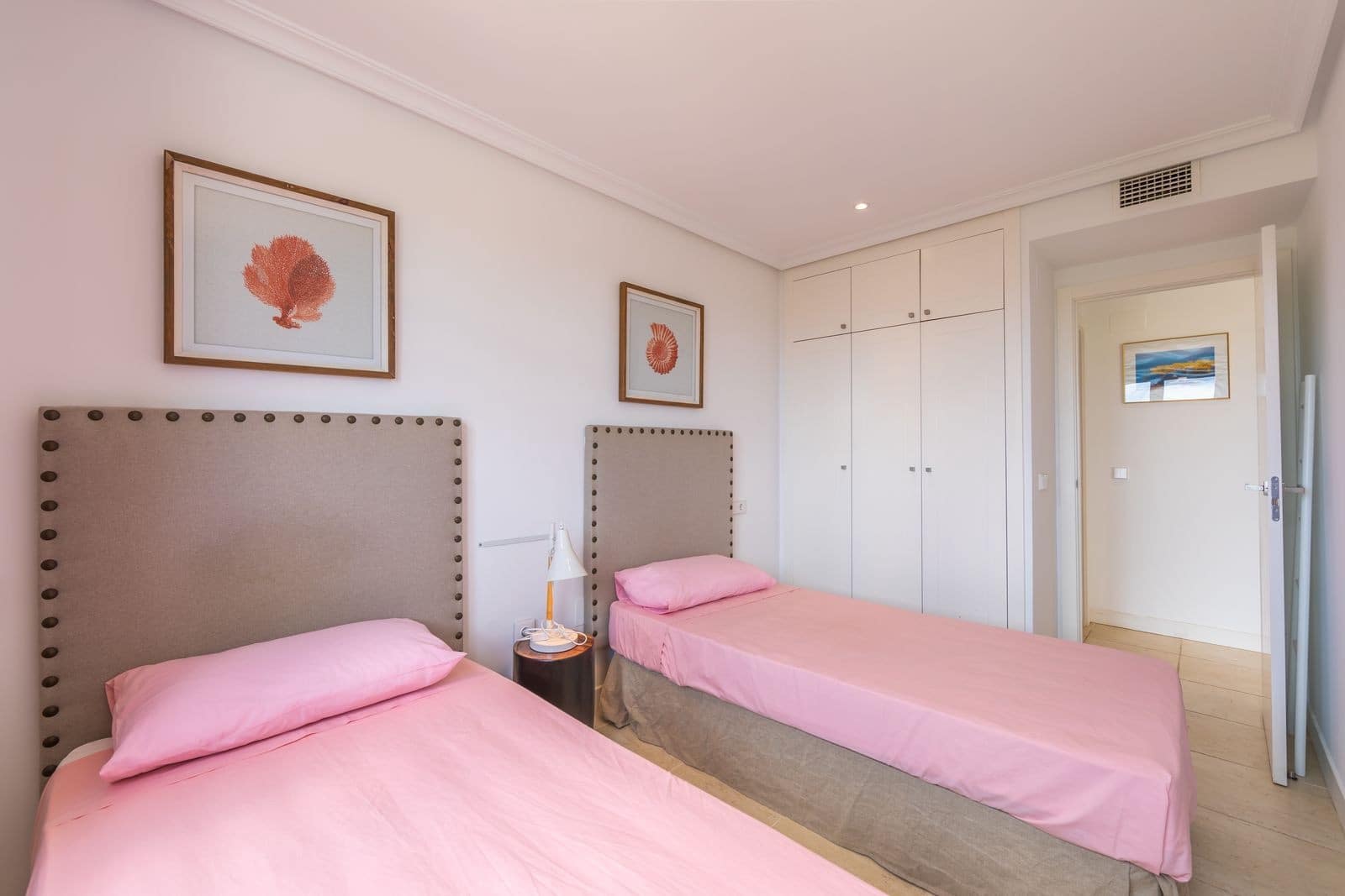 2 soverom Penthouse til salgs i Estepona med svømmebasseng garasje - € 480 000 (Ref: 10044684)
