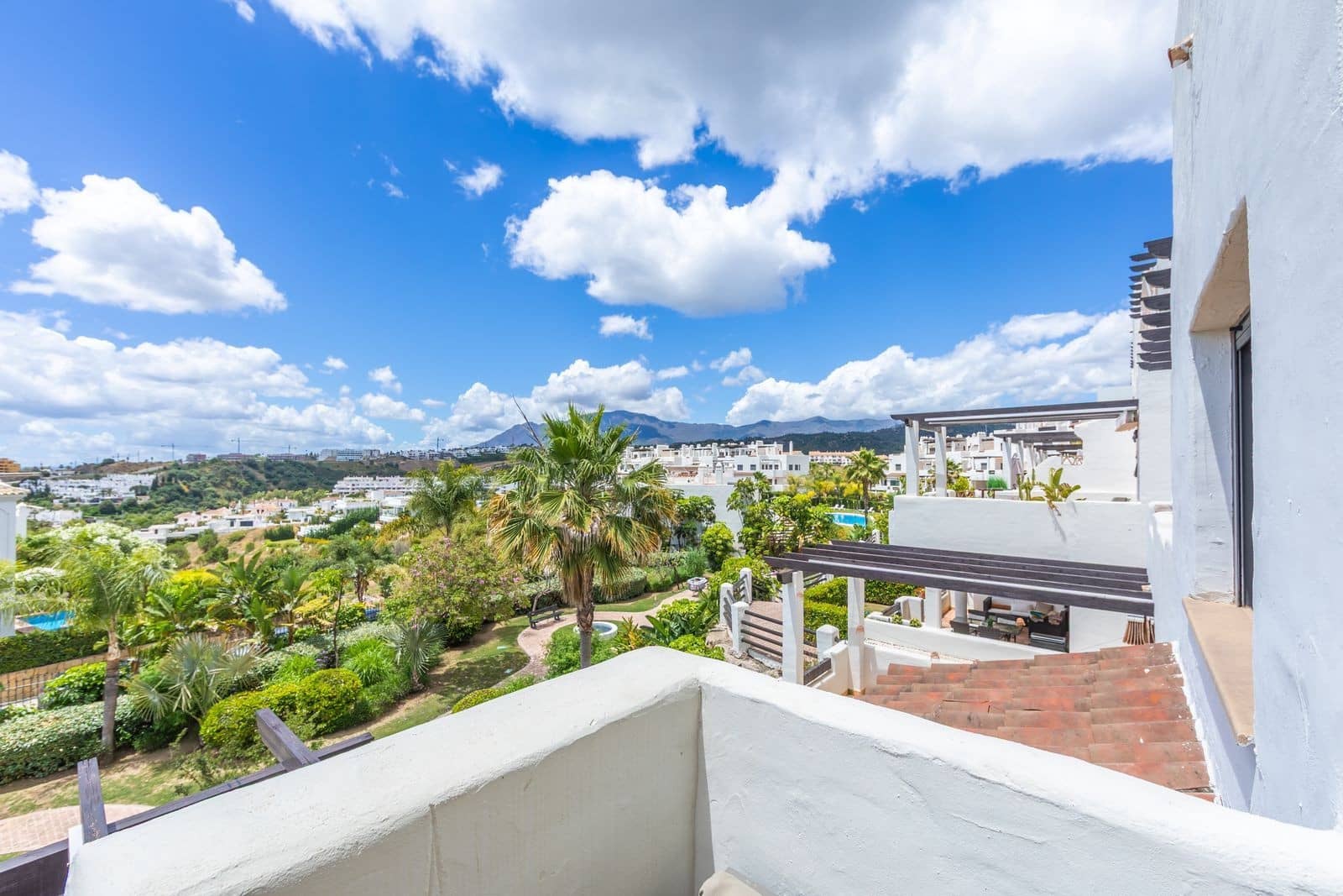 2 soverom Penthouse til salgs i Estepona med svømmebasseng garasje - € 480 000 (Ref: 10044684)