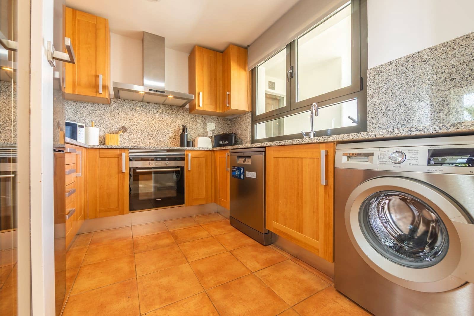 2 soverom Penthouse til salgs i Estepona med svømmebasseng garasje - € 480 000 (Ref: 10044684)
